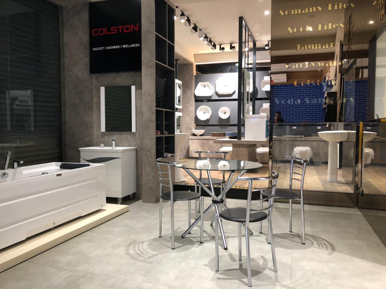 Showroom - Image 2
