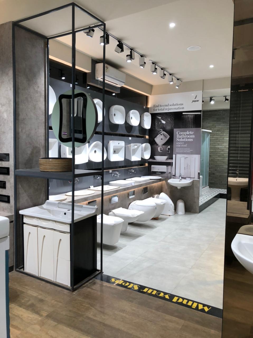 Showroom - Image 5