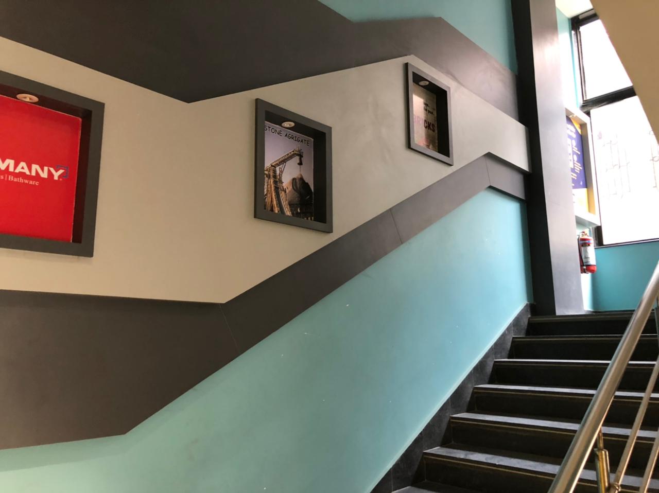 Showroom - Image 7