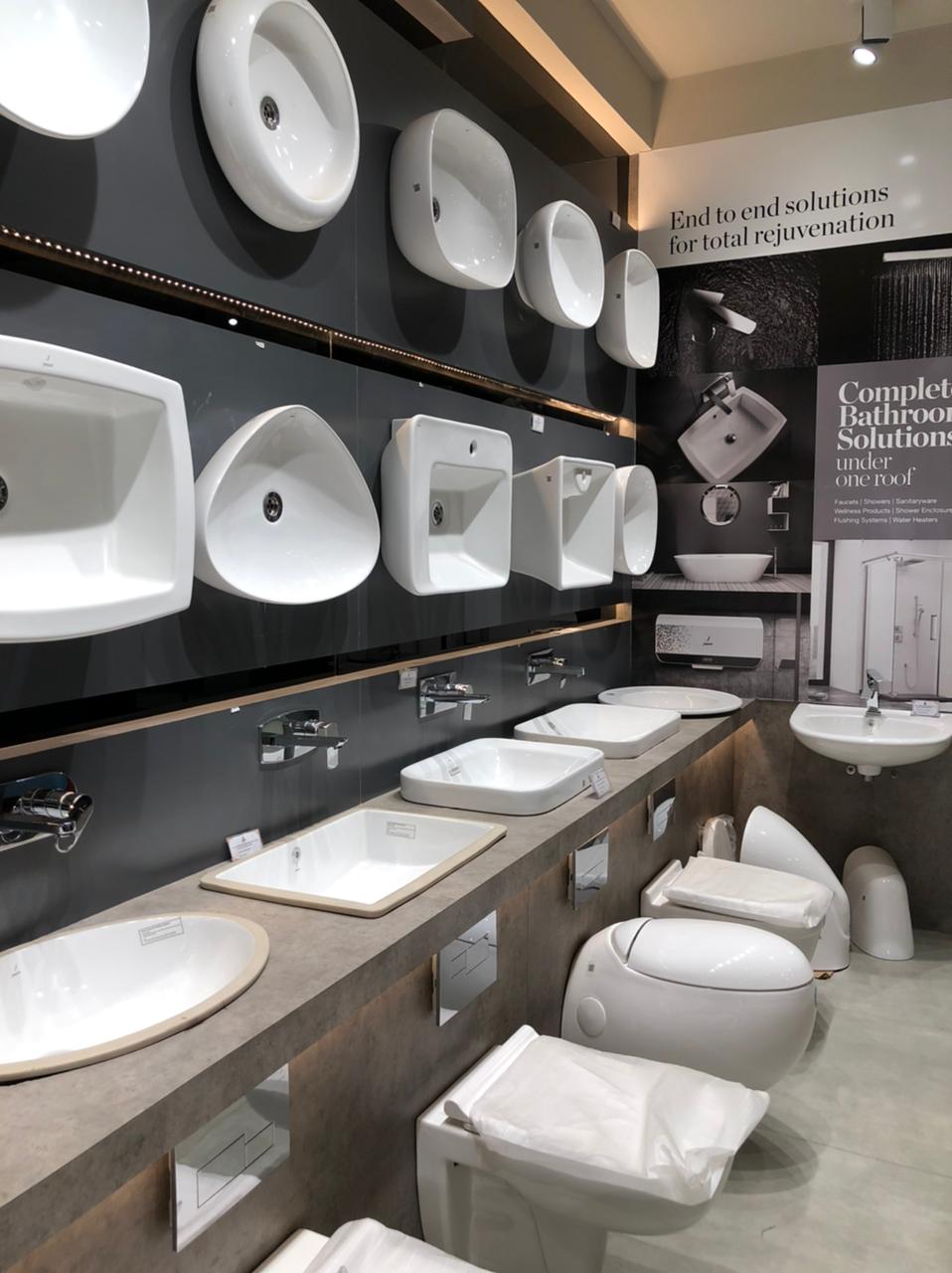 Showroom - Image 8