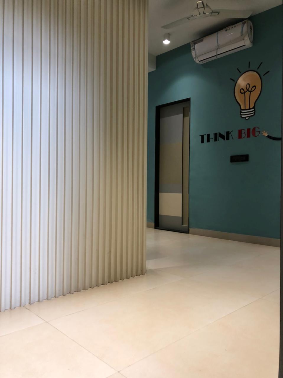 Showroom - Image 9